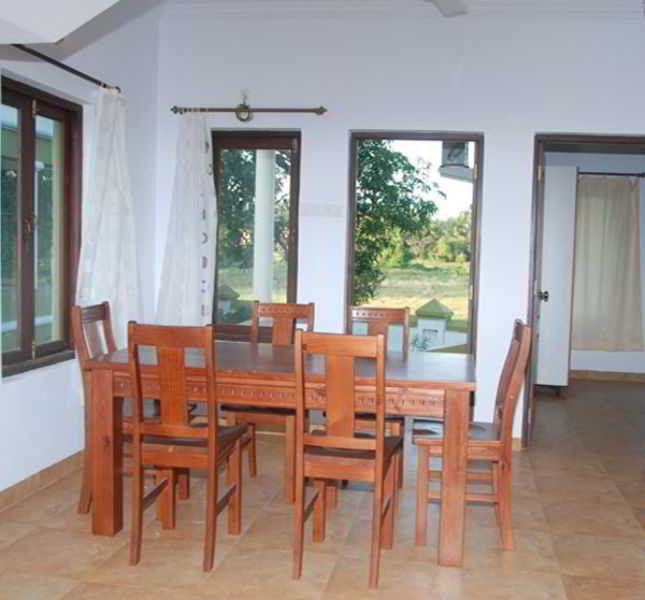 White Square Nirvana, Parra Mapusa Exterior photo